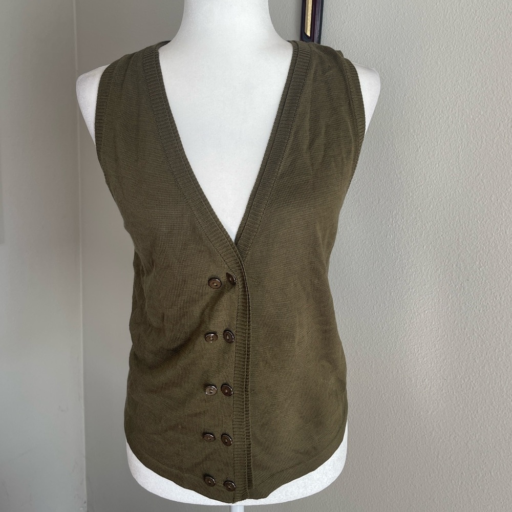 Stylish Olive Sleeveless Button-Down Top